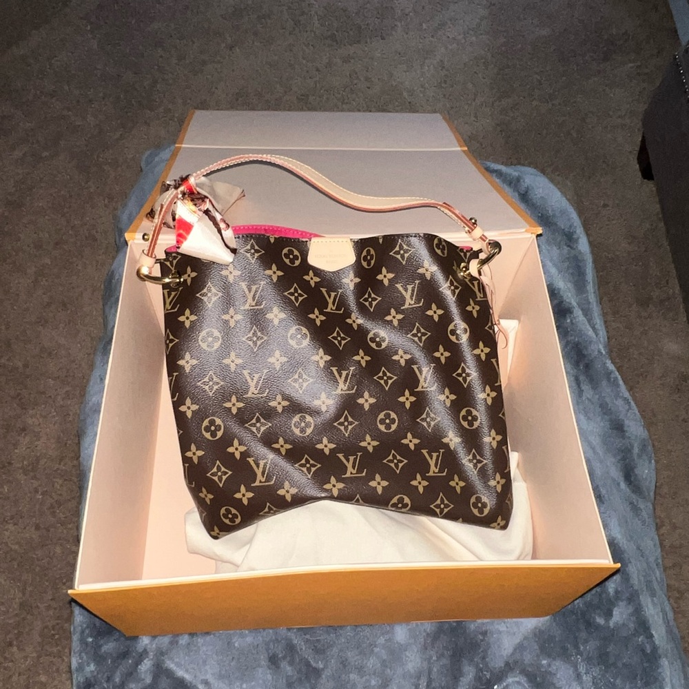 Authentic louis Vuitton graceful Monogram PM
